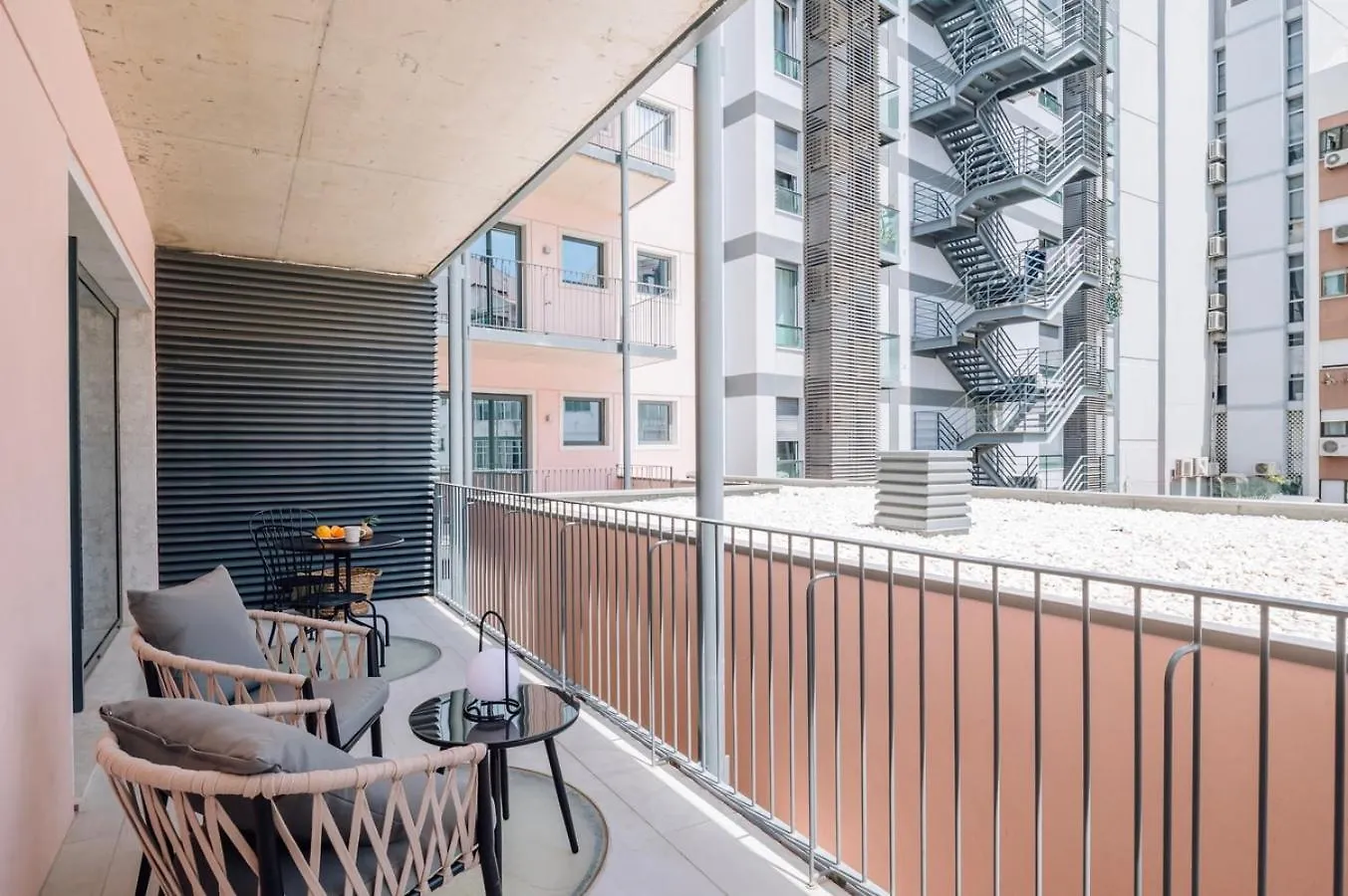 Lucien - 1 Bedroom And Balcony In Santo Antonio Lissabon Portugal