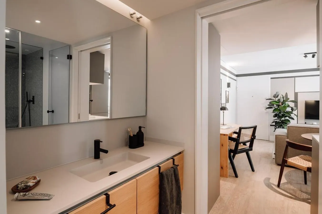 Lucien - 1 Bedroom And Balcony In Santo Antonio Lissabon